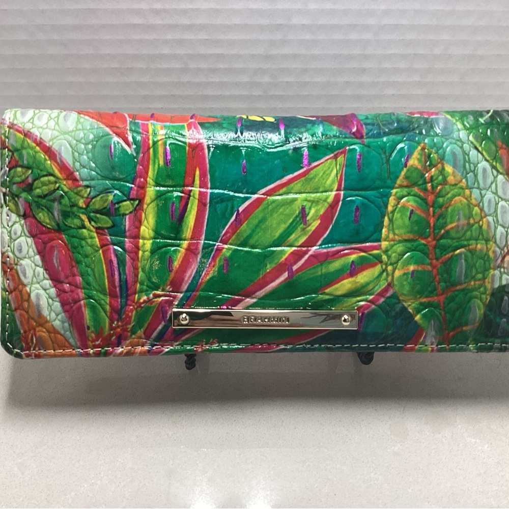 Brahmin Ady Wallet in Utopia NWT unattached